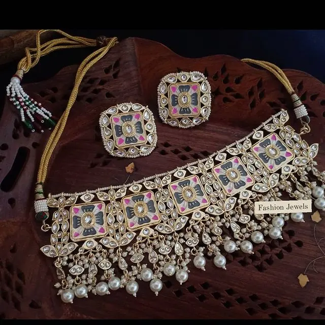 GoldenkundanMeenakaripearlChokerset-FashionJewels1.webp