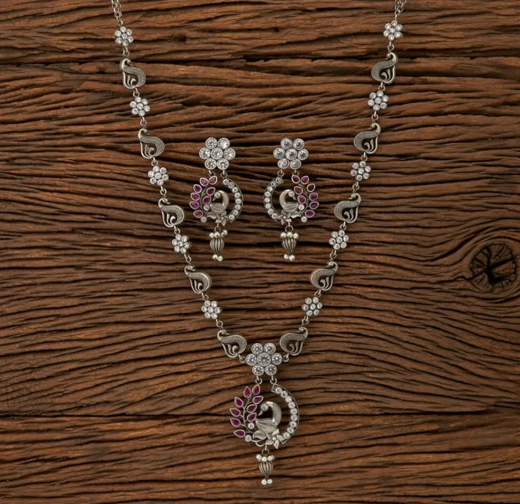 SilverlookalikePeacockdesignedRubyandPearlNecklaceset-FashionJewels2.webp