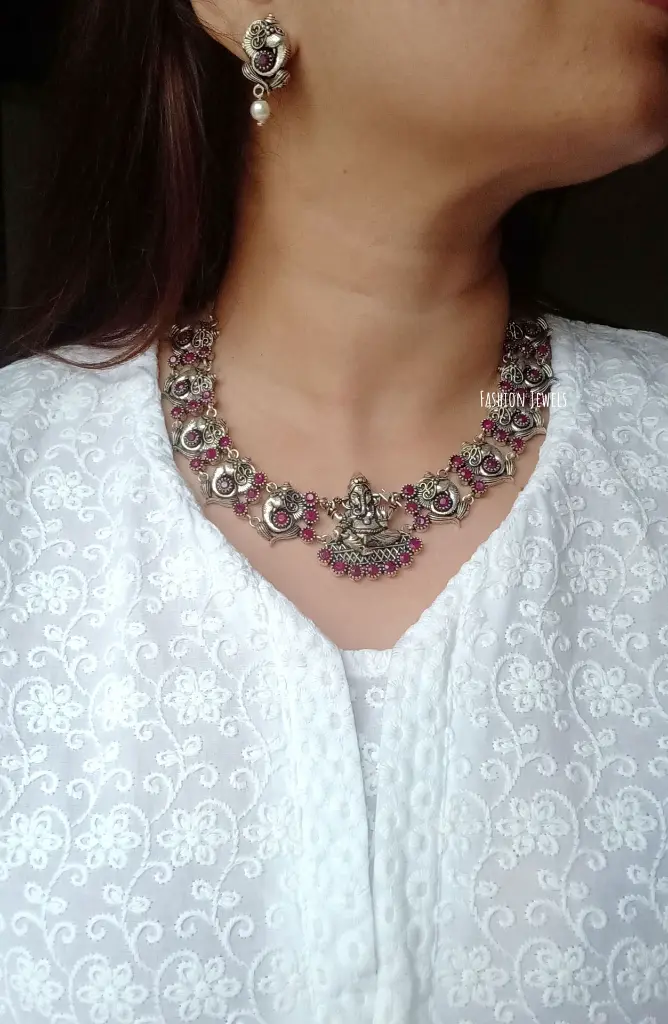 GermanSilverRubyGaneshaPearlSet-FashionJewels3.webp