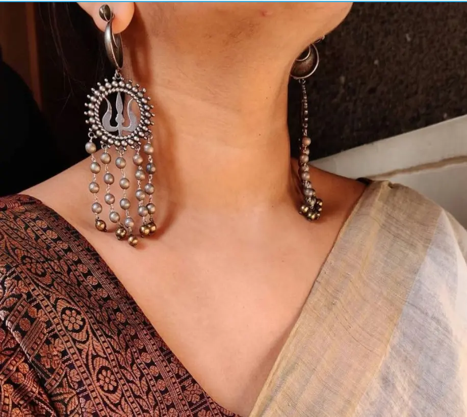 CelebsinspiredSilverlookalikeTrishulEarring-FashionJewels2.webp