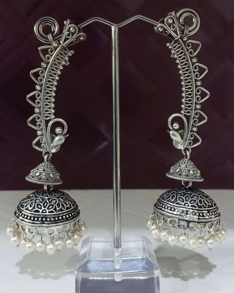 SilverEarcuffpearljhumka-FashionJewels2.webp