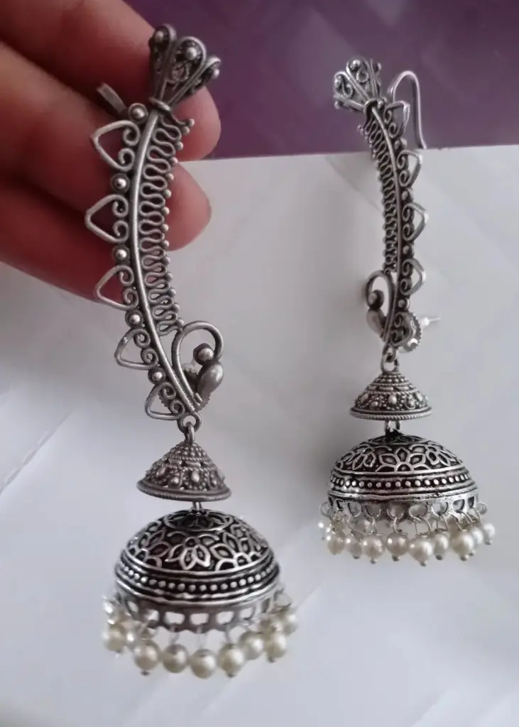 SilverEarcuffpearljhumka-FashionJewels1.webp