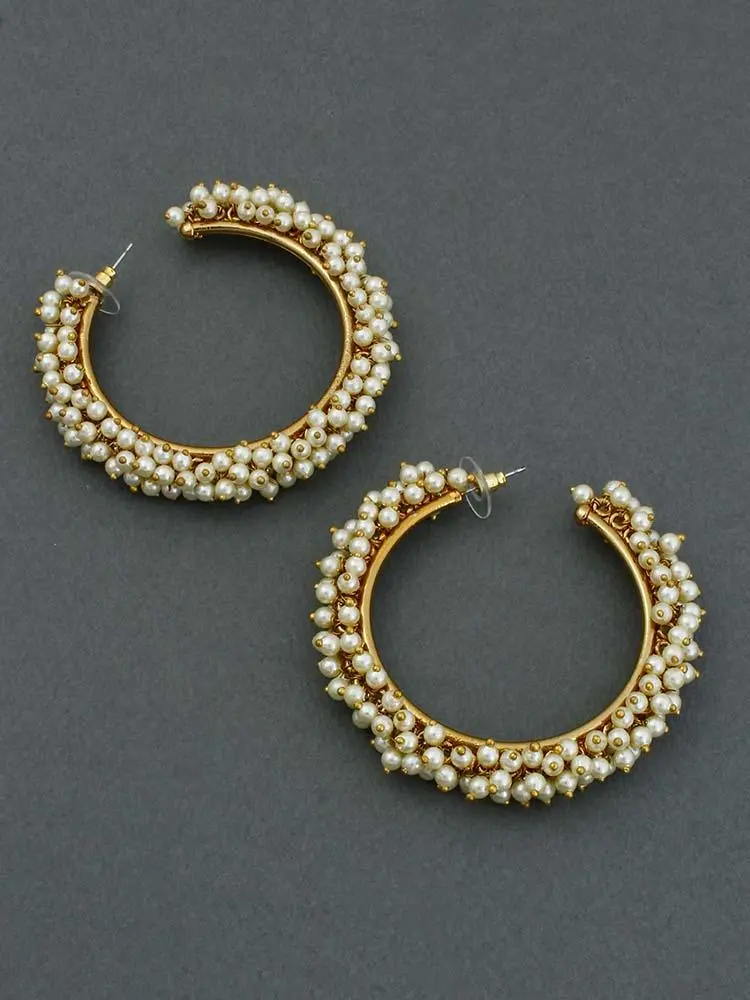 HinaGoldenpearlPremiumhoopsEarrings-FashionJewels5.webp