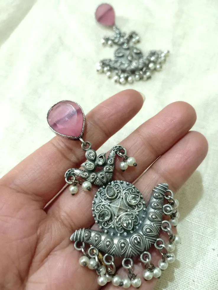 SmritiStoneandZirconpearlChandbali-FashionJewels1.webp