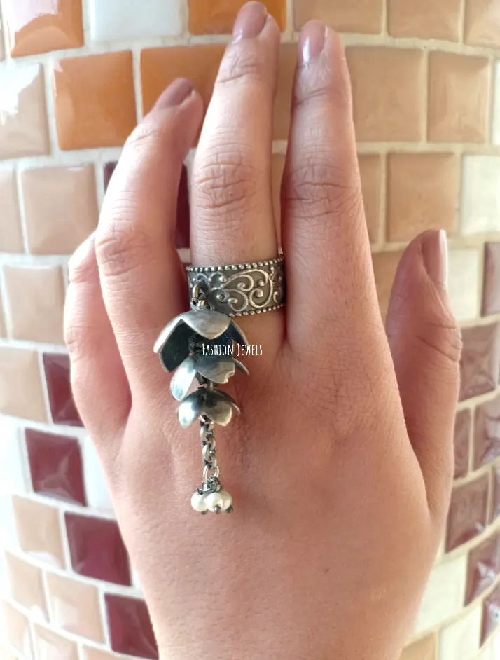 SamiraSilverlookalikeRing-FashionJewels2.webp