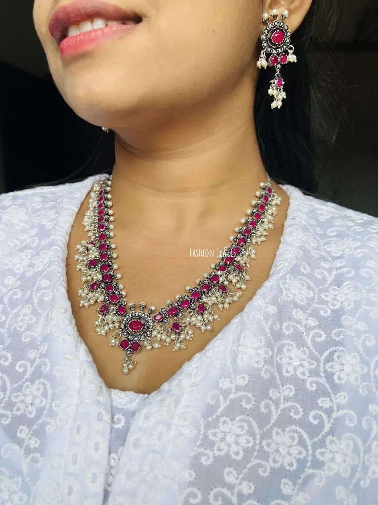 SaviGuttapusaluHighQualityPearlNecklaceset-FashionJewels3 (1).webp