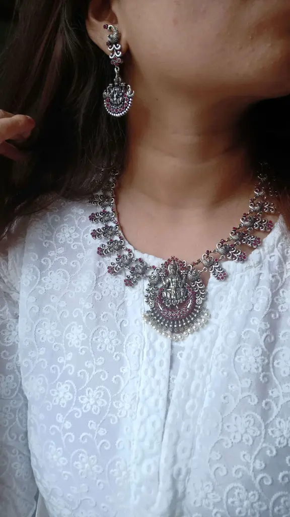 MahadeviSilverRubyNecklaceset-FashionJewels2.webp