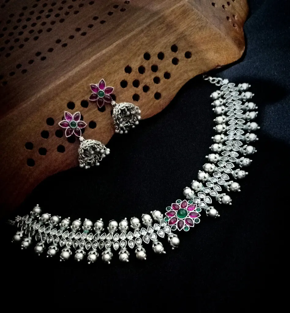 Silver Matte Kemp Flower Zircon Stone Choker Set