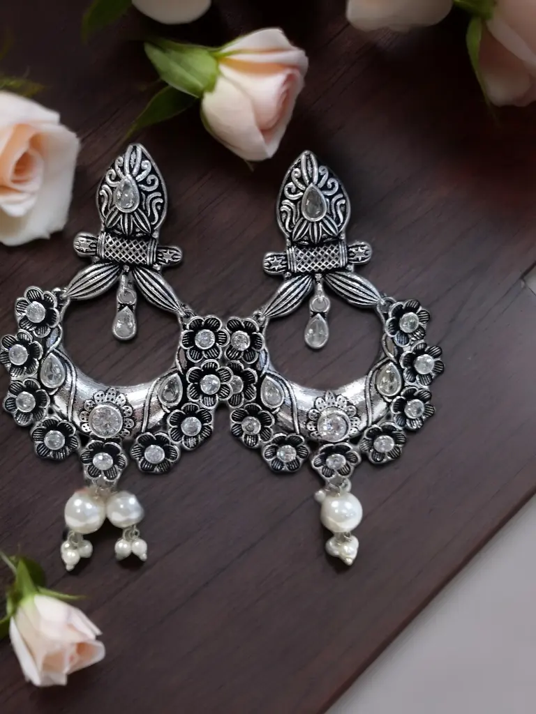 Samiksha Silverlook alike Zircon pearl Earring