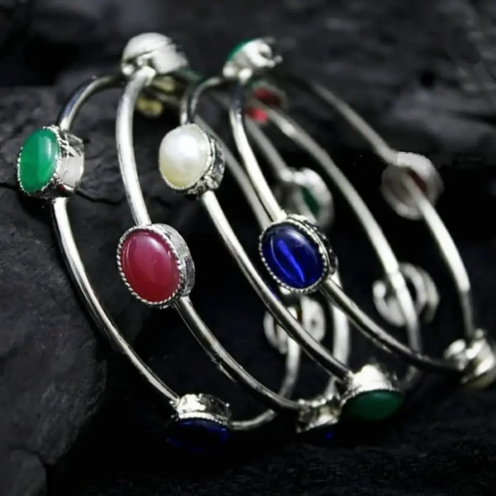 Suheli Silver Natural stone bangle set( 4 pcs)