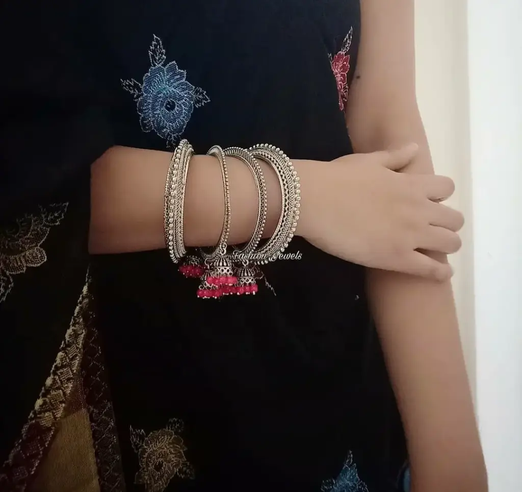 Silver Bangles set (4 bangles)