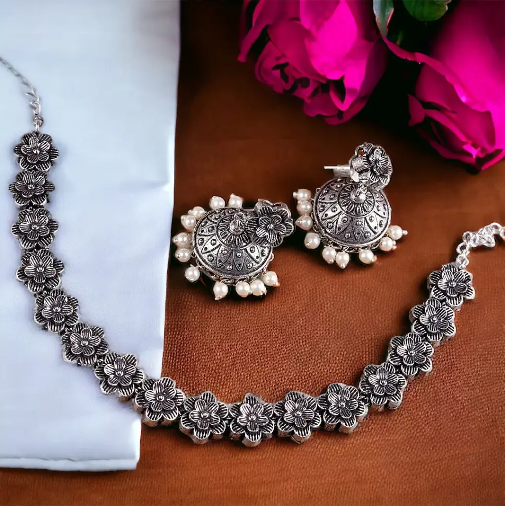 Silver Flower designed Ghunghroo Choker