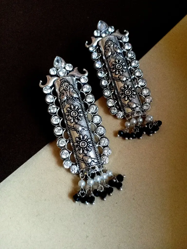 Silverlook alike Zircon Pearl Rectangular Earring
