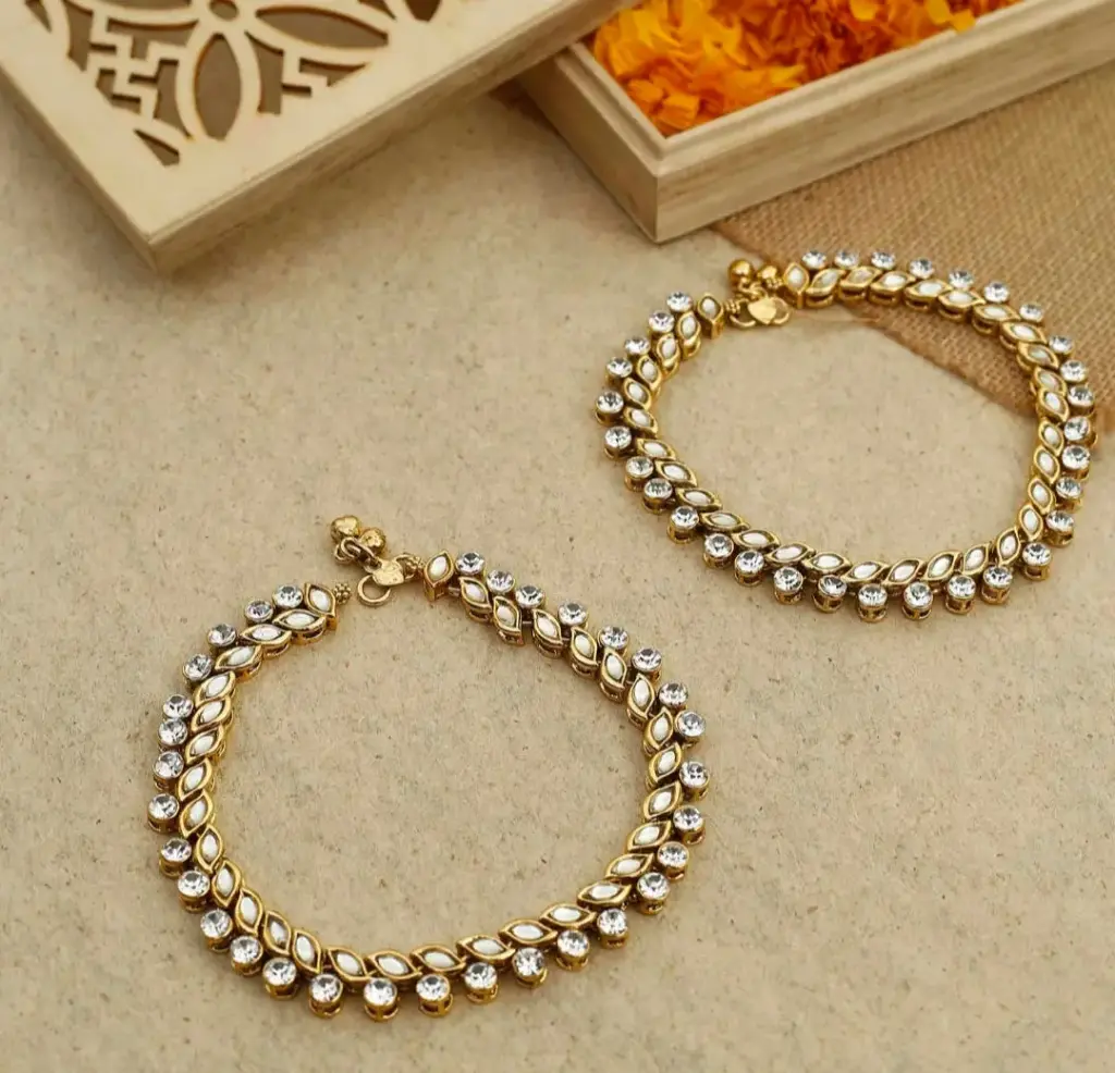 Premium Crystal Golden Kundan Ghunghroo Anklet