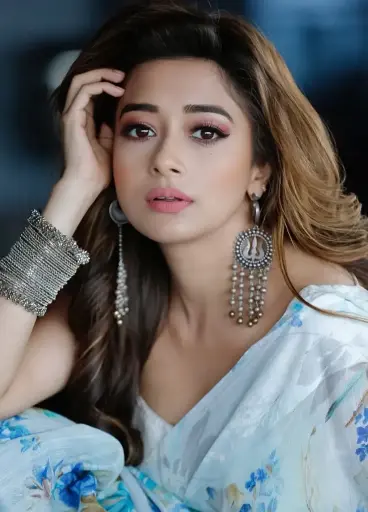 Celebs inspired Silverlook alike Trishul Earring