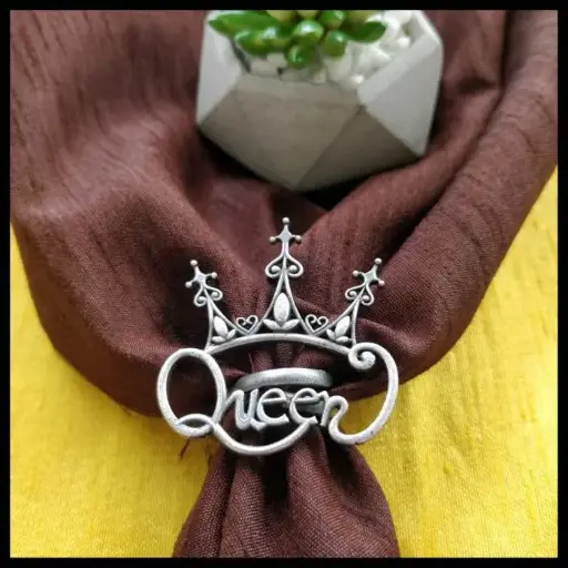 Silverlookalike Queen Statement Ring