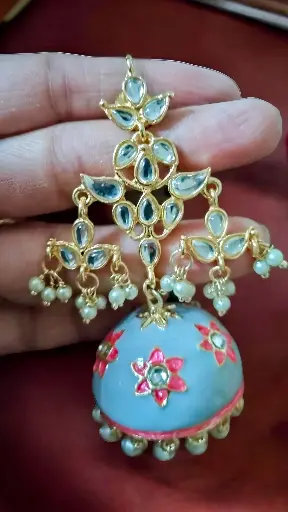Saloni kundan pearl lightweight jhumka