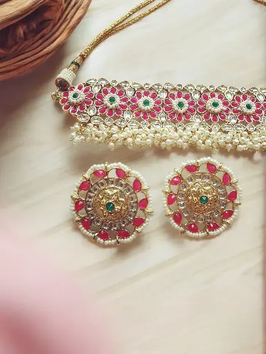 Priya Kundan pearl Kemp choker set
