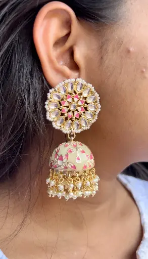 Sunidhi statement kundan pearl jhumka
