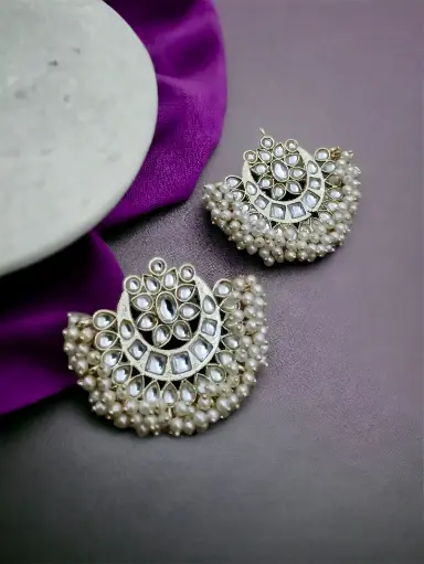 Samiksha Kundan pearl statement studs
