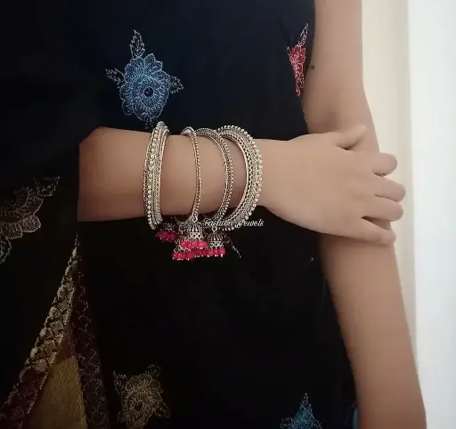 Silver Bangles set (4 bangles)