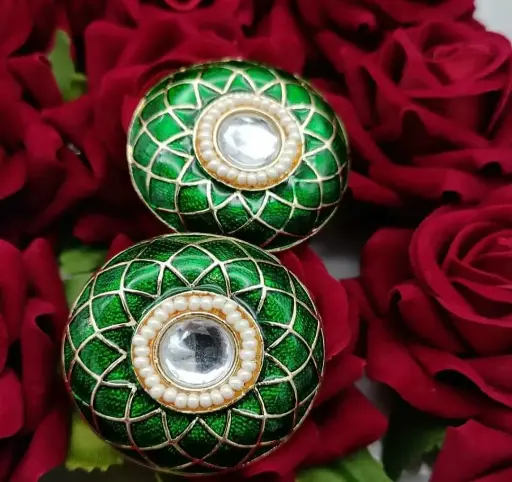 Kundan pearl detailing Green stud