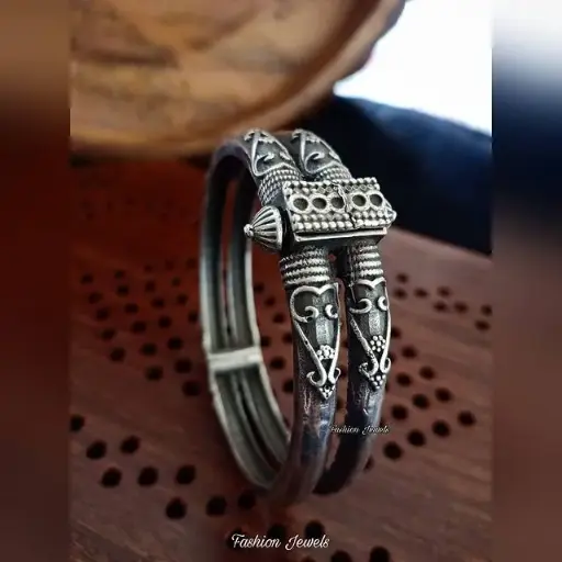 Silverlook alike Intricatework Kada