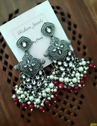 Blackmetal pearl red beads hanging earring