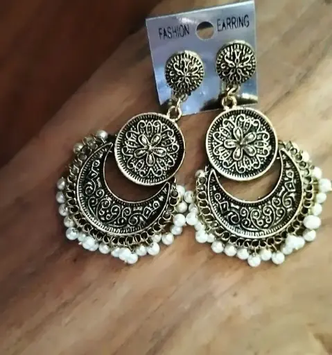 Golden pearl Chandbali