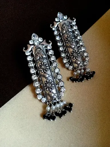 Silverlook alike Zircon Pearl Rectangular Earring
