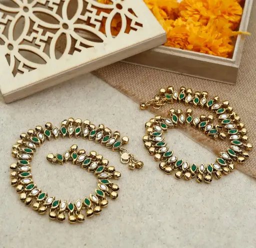 Wedding Essentials Emerald and Kundan stone Ghunghroo Anklet