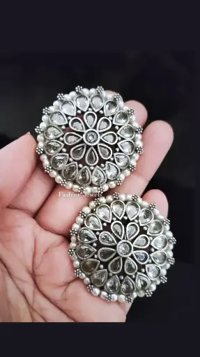 Riyaa Zircon Pearl brass studs