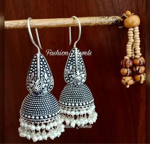 Silverlook alike pearl hook earring