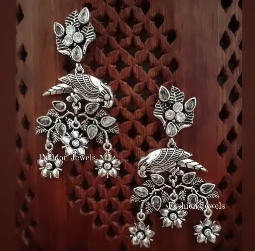 Silverlook alike Zircon Birdy Earring