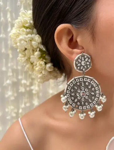 Blackmetal pearl round pearl chandbali